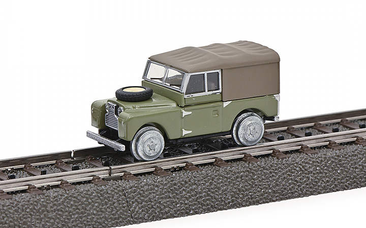 Schuco/VR- 452663600 Land Rover 88 (MHI) green 1:87