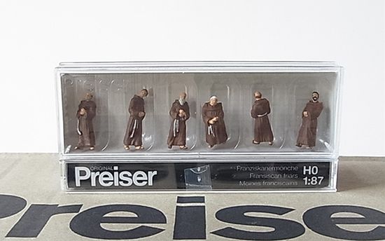 Preiser/プライザー 10198 HO 1/87 フランシスコ会修道士 ： 木の 